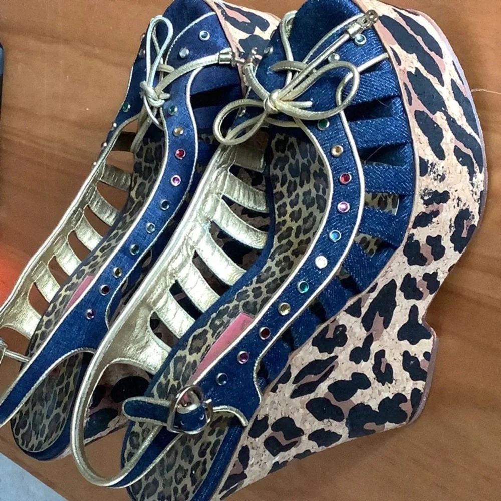 EUC vintage Betsey Johnson Leopard Cork platforms woman’s US Size 7. - Picture 4 of 6